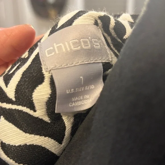 Chico's Black and White Patterned Blazer - Picture 2 of 8